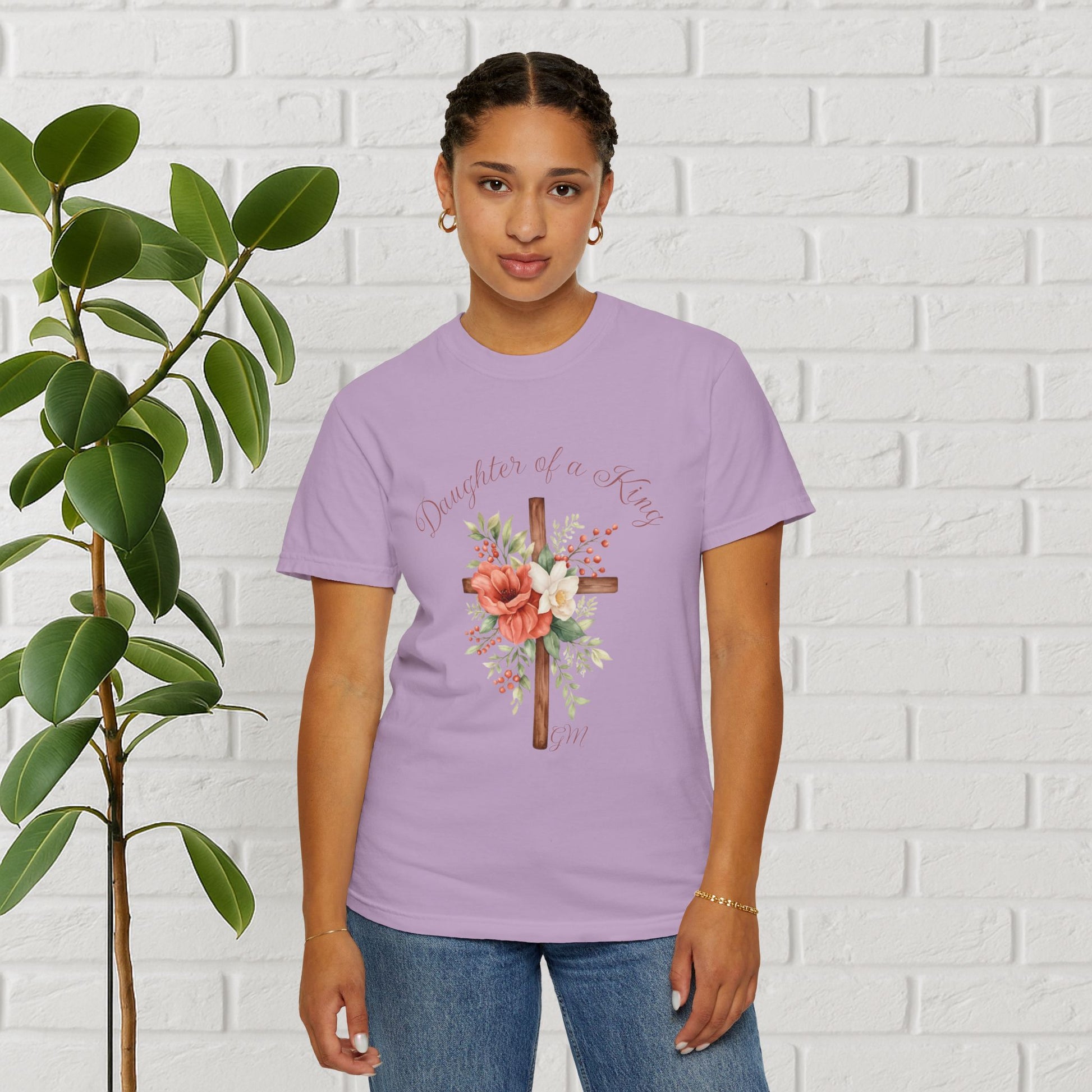 Daughter of a King – Faith-Inspired Floral Cross Tee