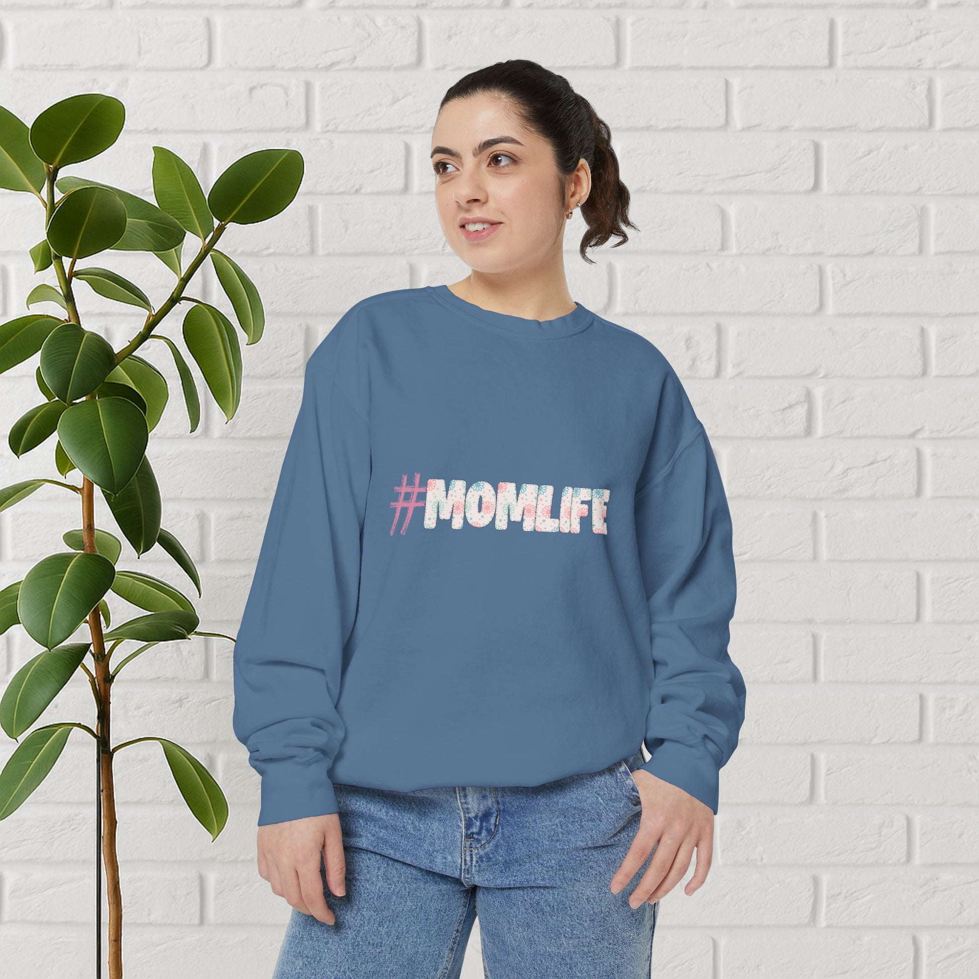 #MOMLIFE Floral Print Sweatshirt – Cute & Comfy Mom Vibes