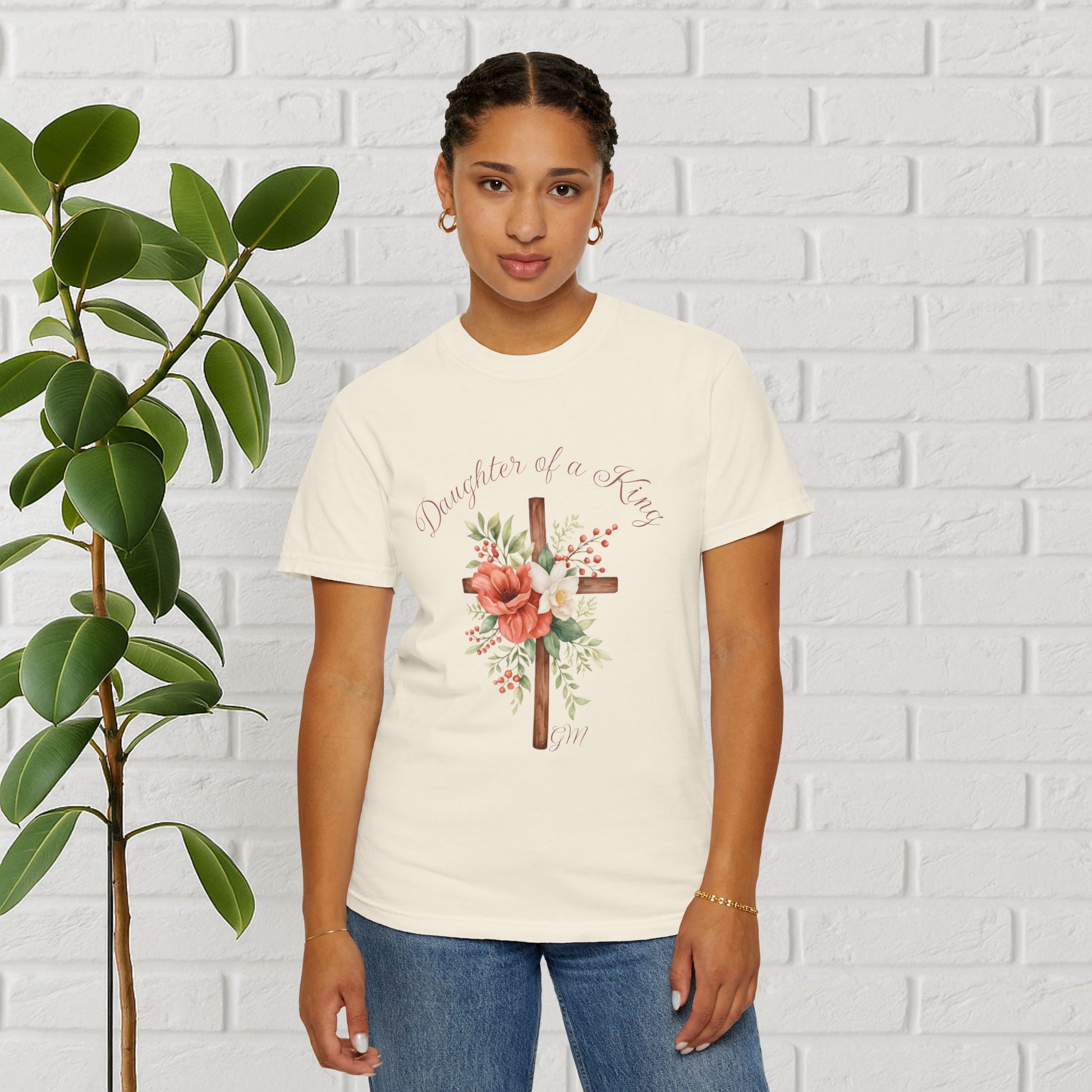 Daughter of a King – Faith-Inspired Floral Cross Tee