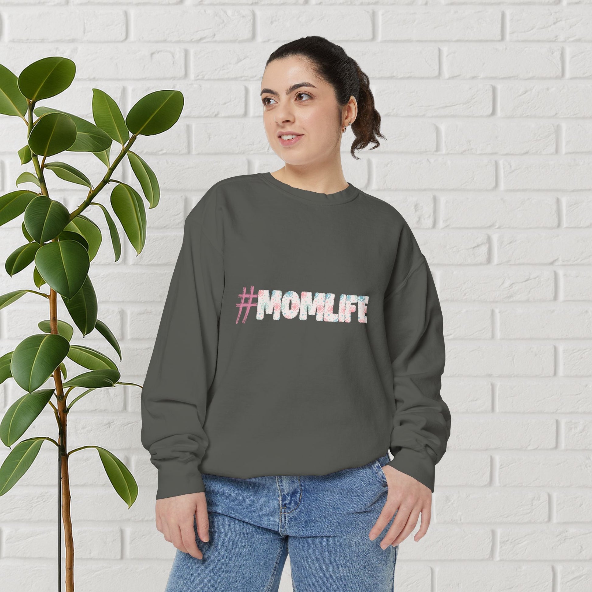 #MOMLIFE Floral Print Sweatshirt – Cute & Comfy Mom Vibes