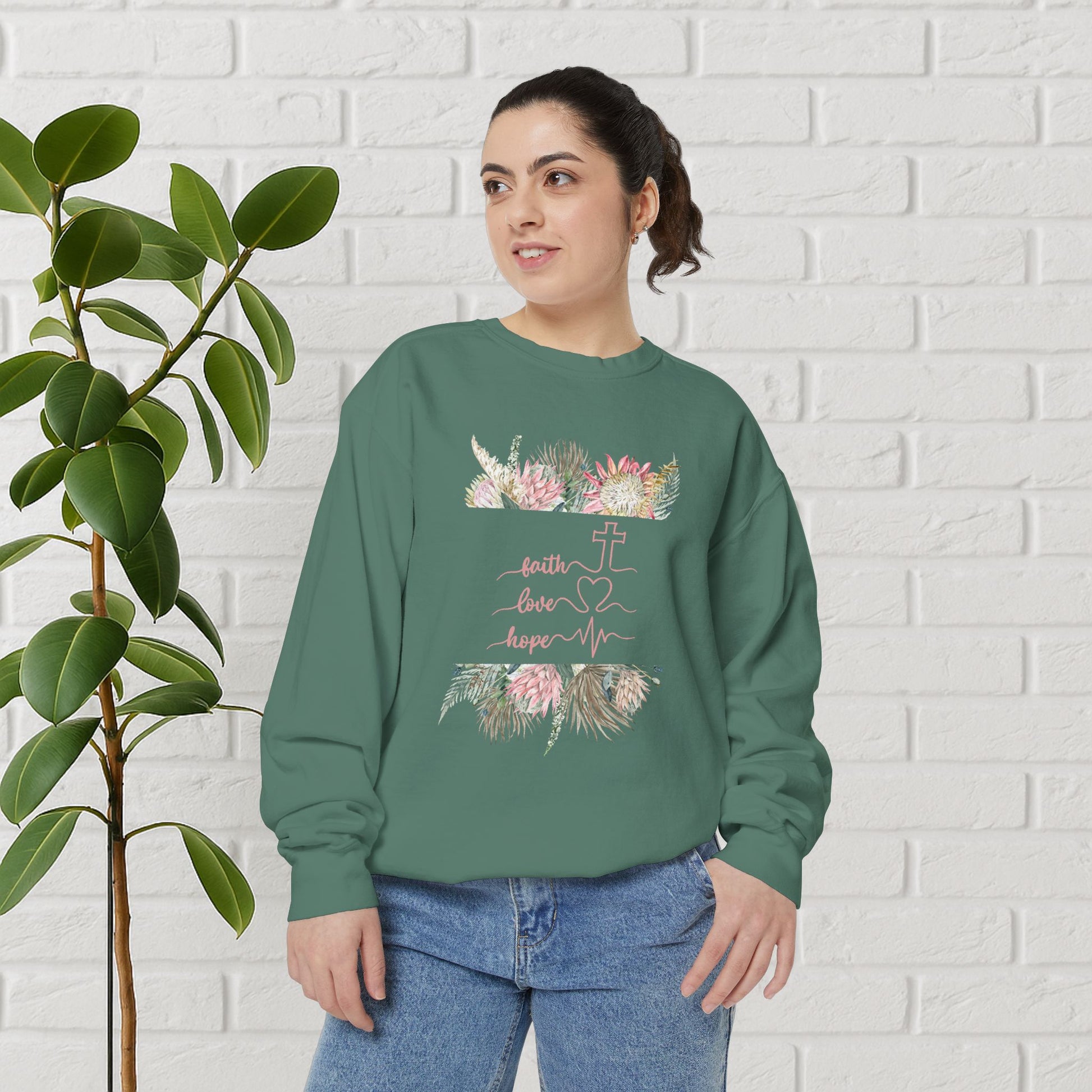 Spiritual Message Sweatshirt – Faith, Love, Hope, Unisex Apparel, Gift for Her, Cozy Wear, Inspirational Fashion