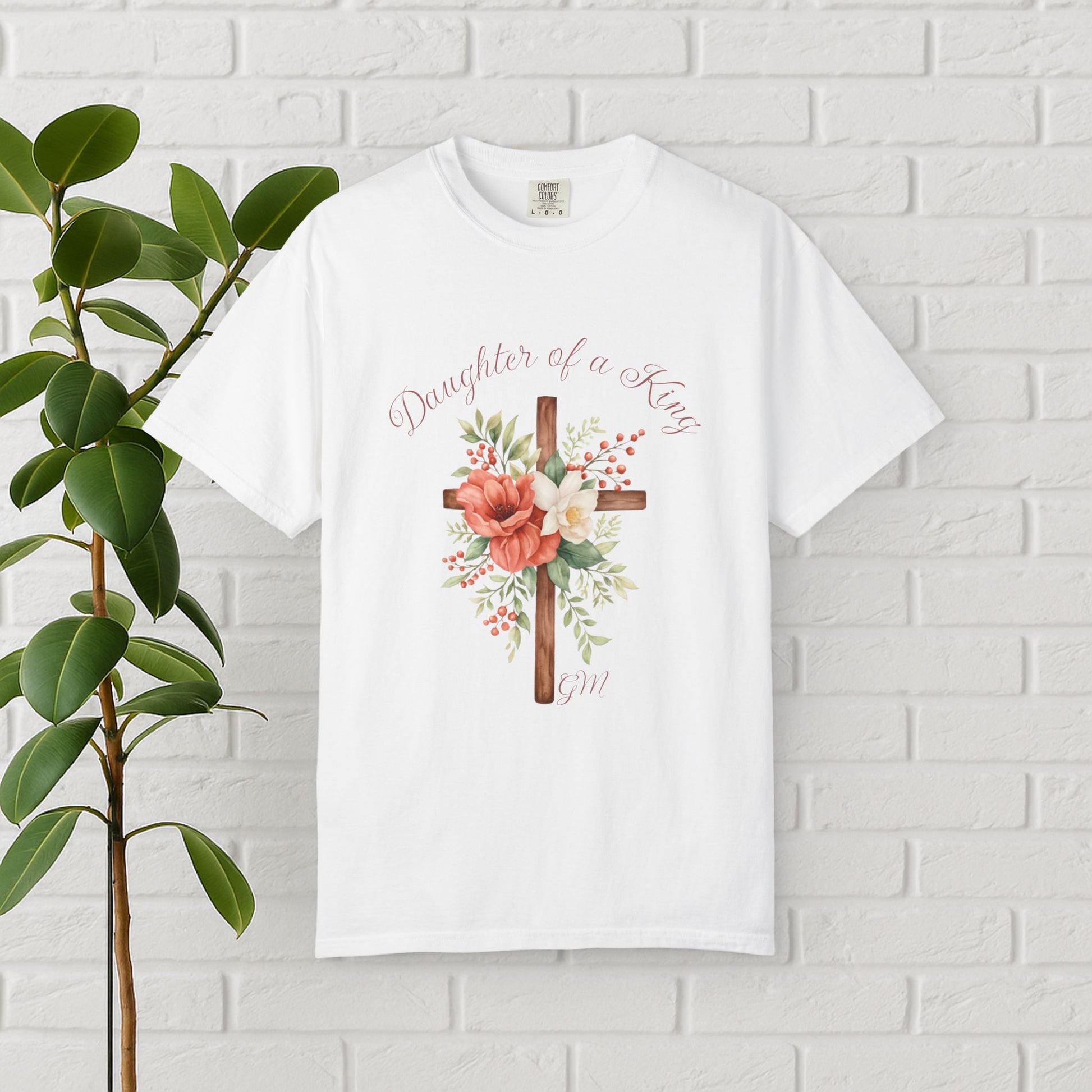 Daughter of a King – Faith-Inspired Floral Cross Tee