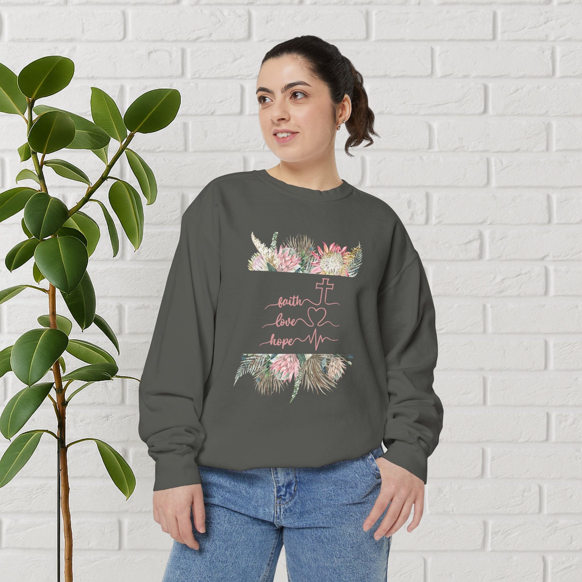 Spiritual Message Sweatshirt – Faith, Love, Hope, Unisex Apparel, Gift for Her, Cozy Wear, Inspirational Fashion