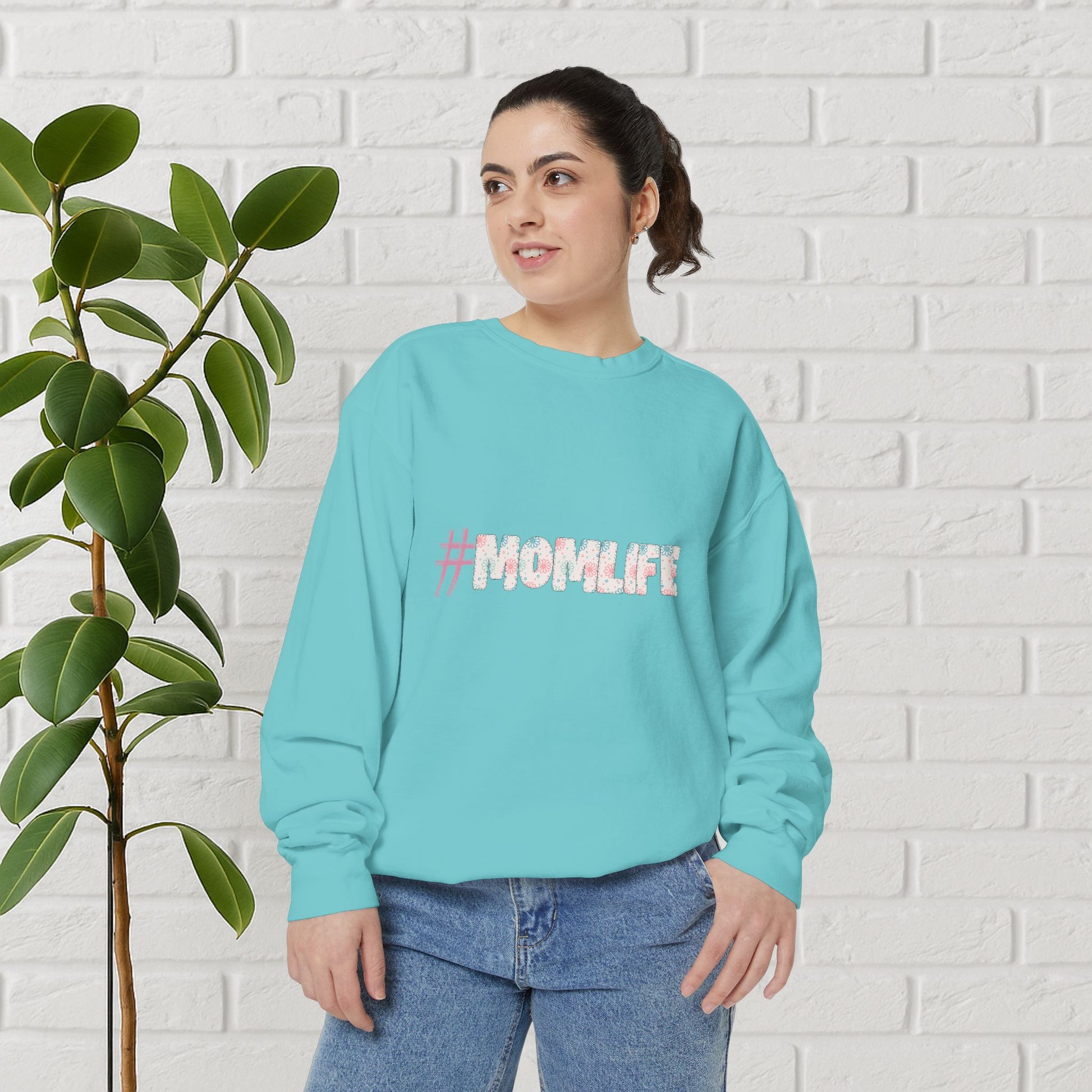 #MOMLIFE Floral Print Sweatshirt – Cute & Comfy Mom Vibes