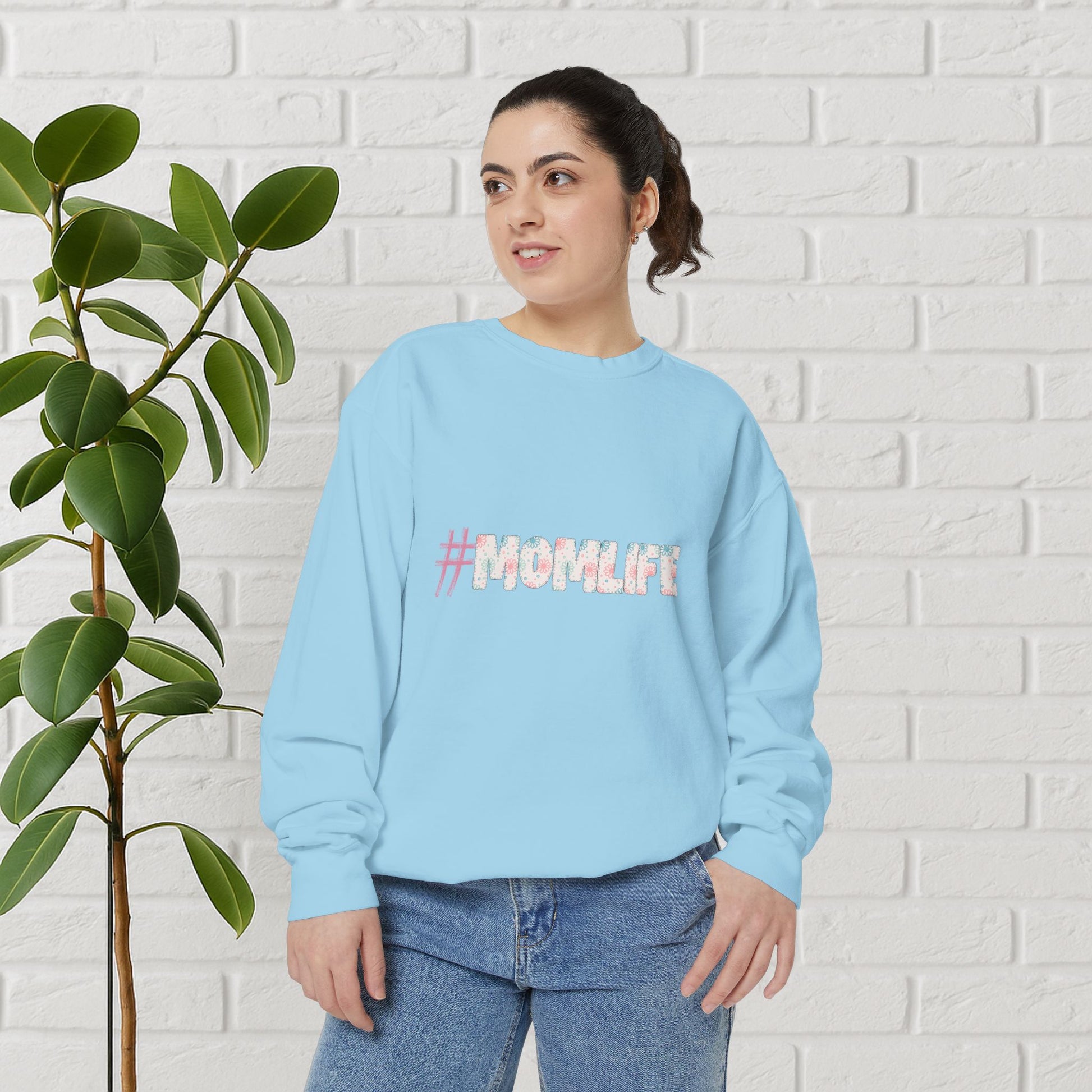 #MOMLIFE Floral Print Sweatshirt – Cute & Comfy Mom Vibes