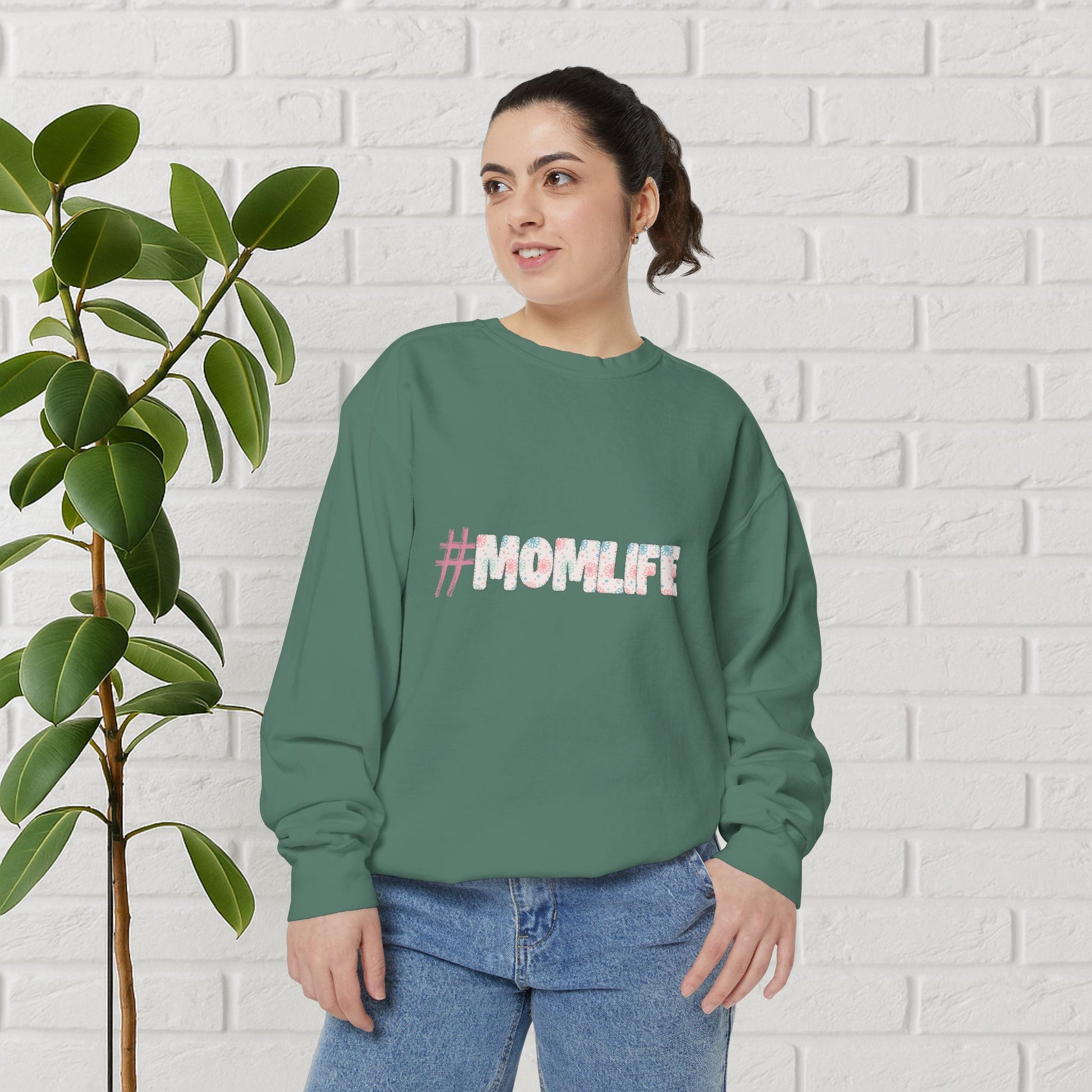#MOMLIFE Floral Print Sweatshirt – Cute & Comfy Mom Vibes