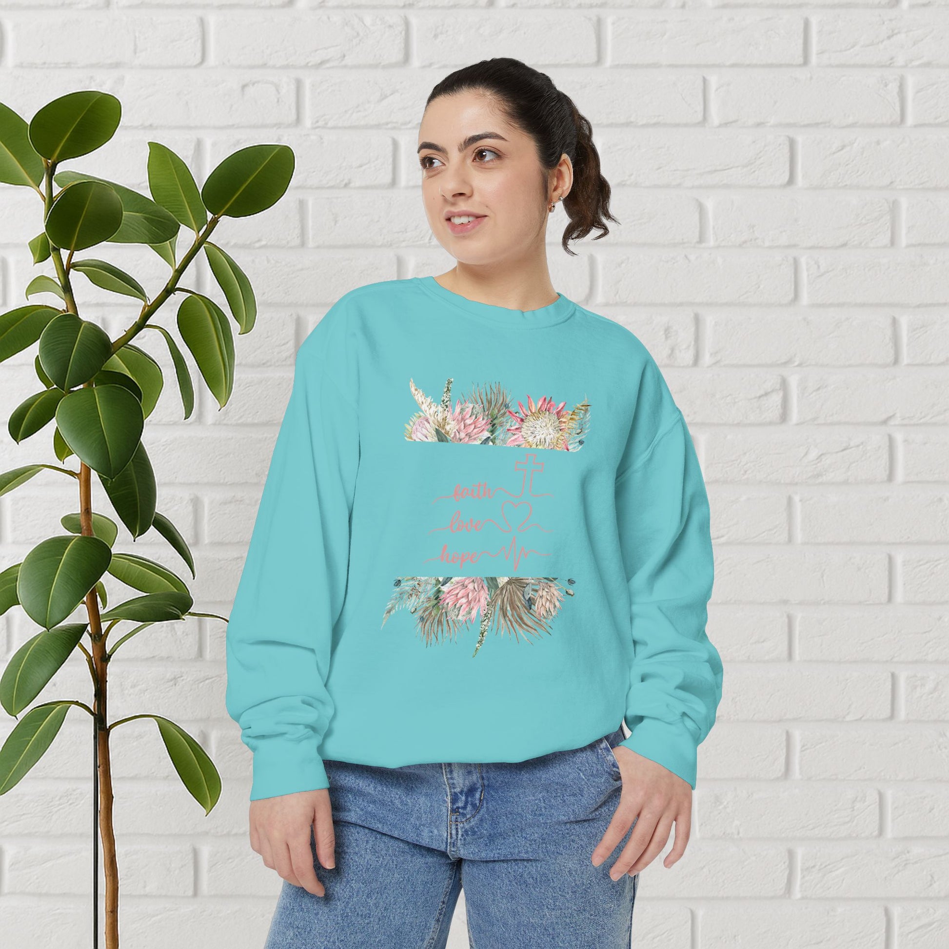 Spiritual Message Sweatshirt – Faith, Love, Hope, Unisex Apparel, Gift for Her, Cozy Wear, Inspirational Fashion
