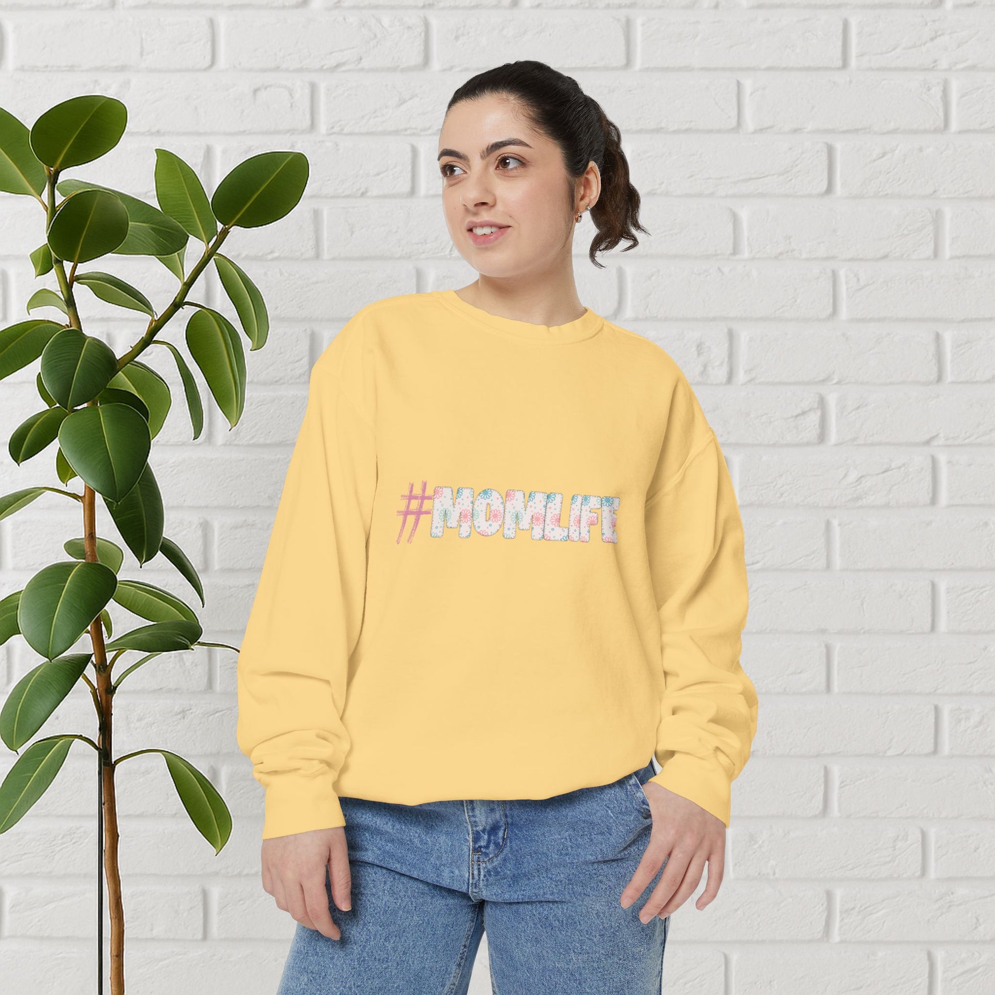 #MOMLIFE Floral Print Sweatshirt – Cute & Comfy Mom Vibes
