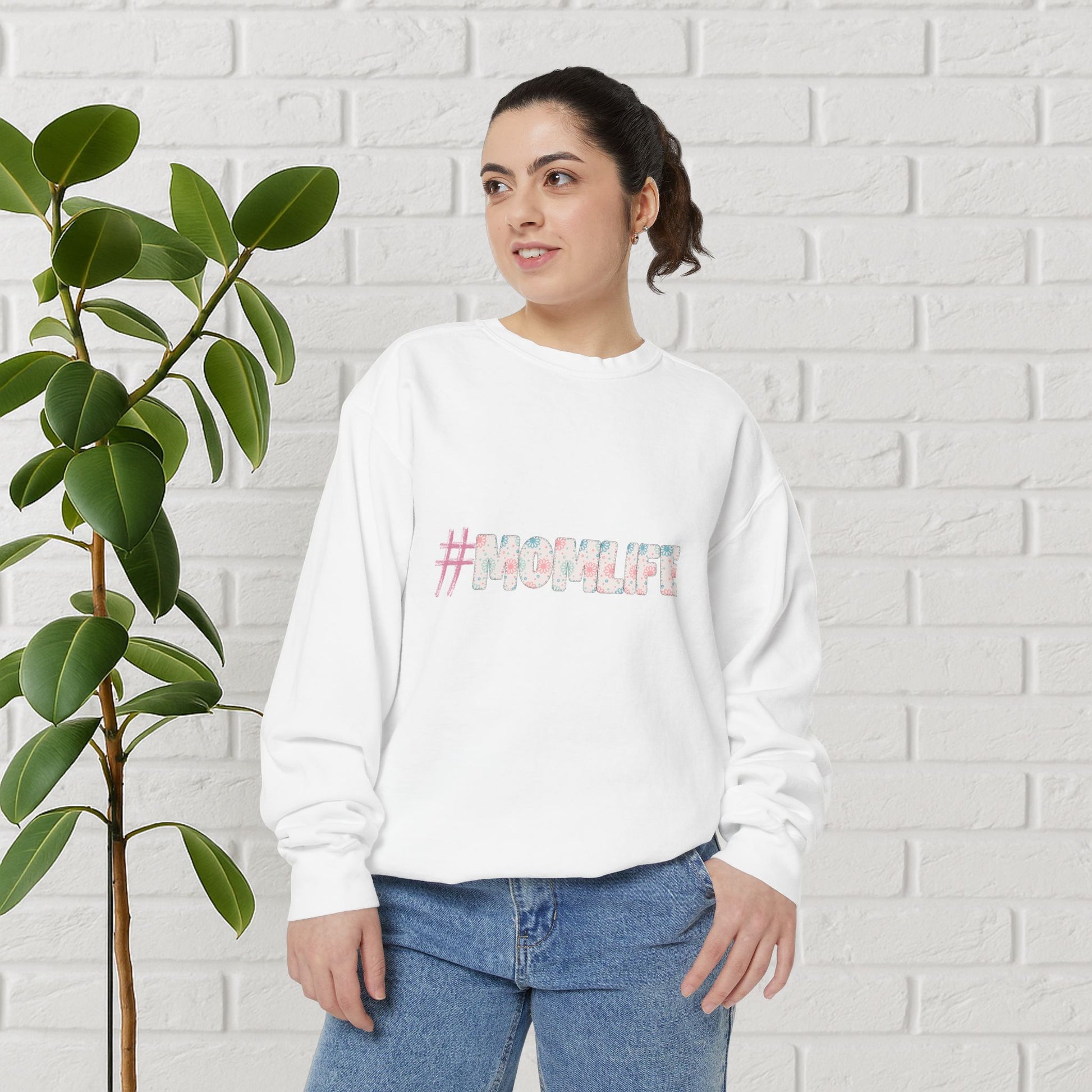#MOMLIFE Floral Print Sweatshirt – Cute & Comfy Mom Vibes