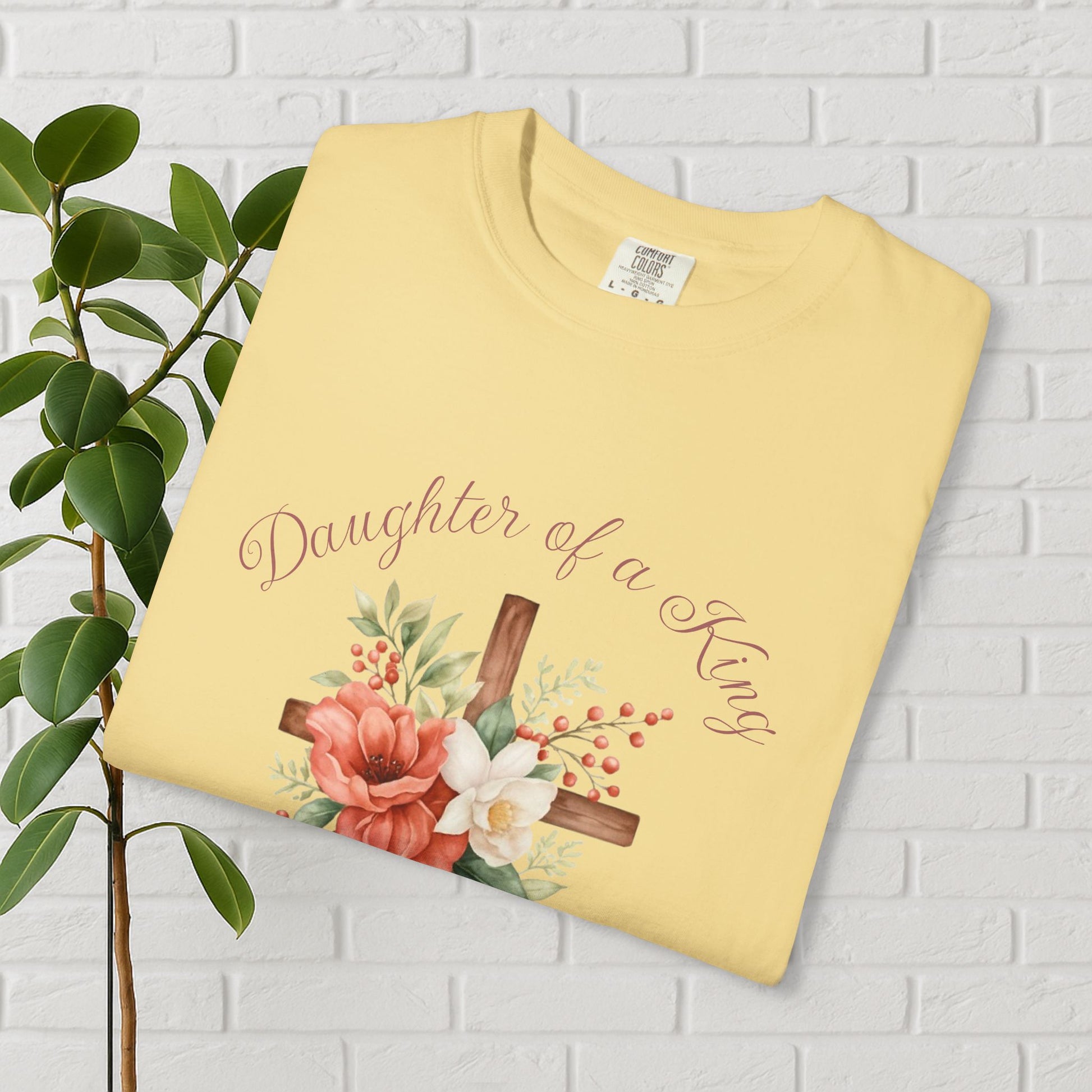 Daughter of a King – Faith-Inspired Floral Cross Tee