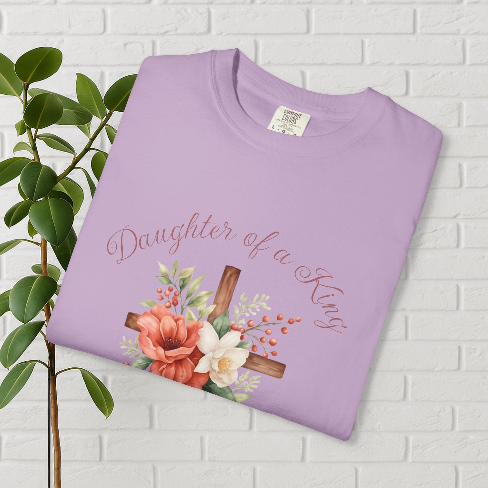 Daughter of a King – Faith-Inspired Floral Cross Tee