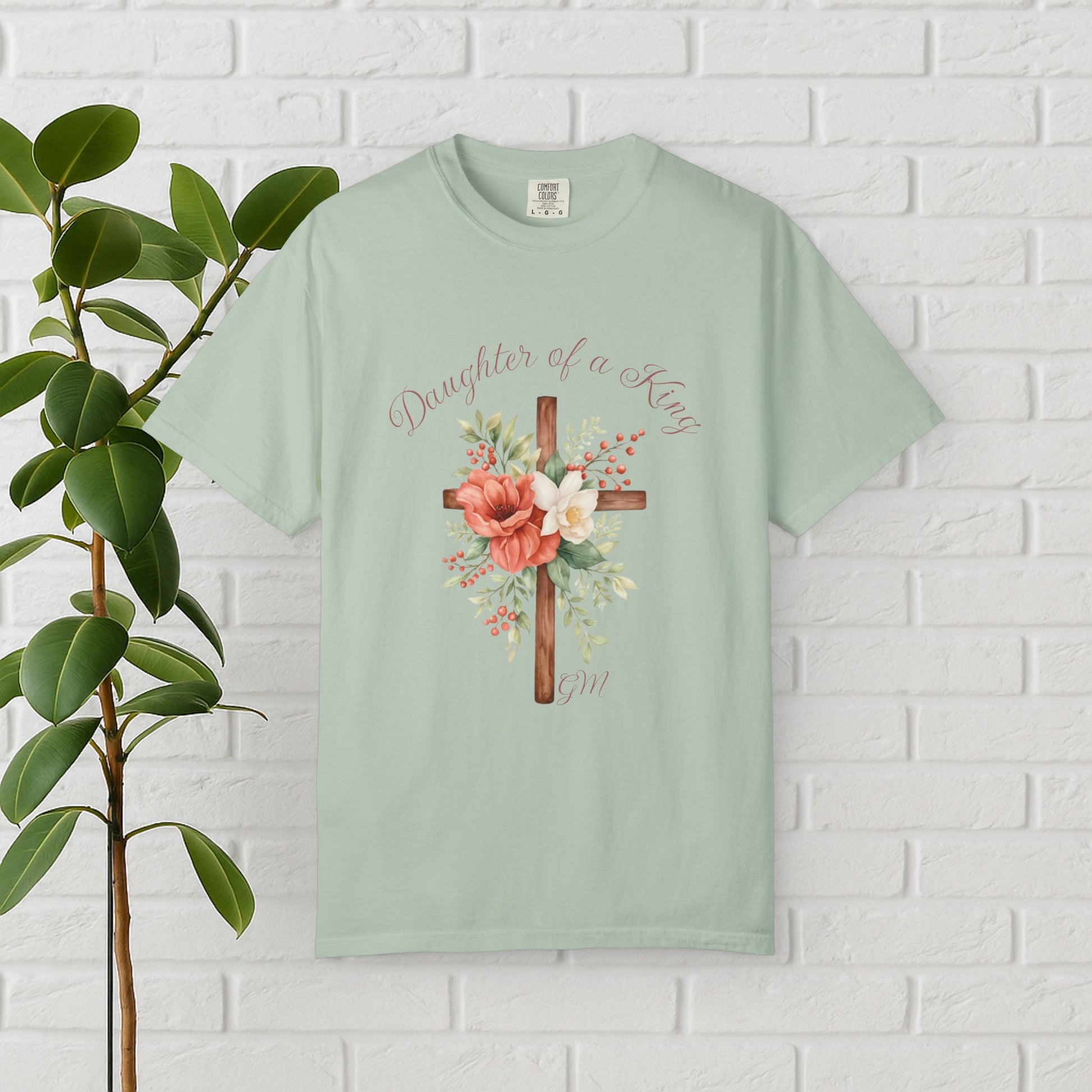 Daughter of a King – Faith-Inspired Floral Cross Tee