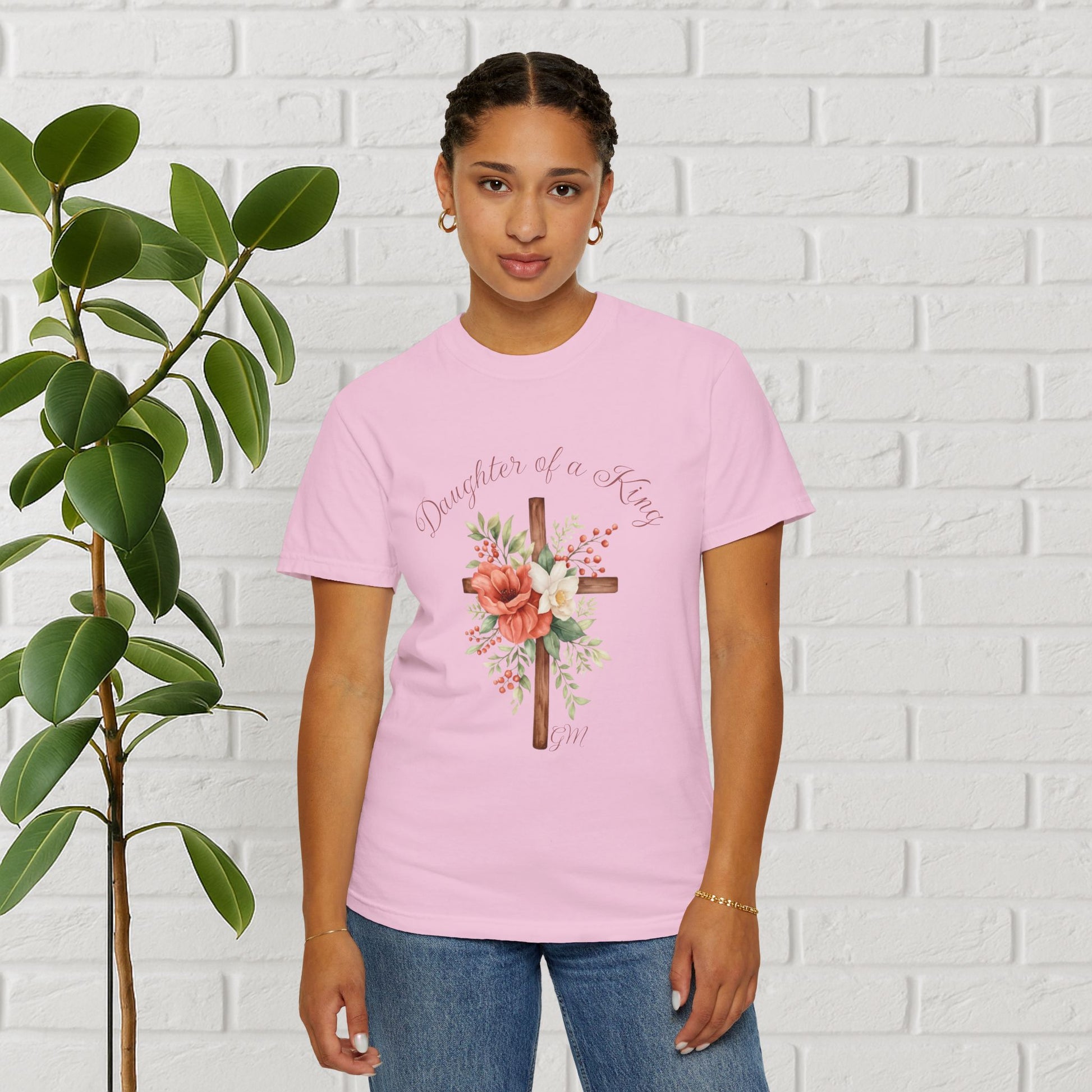 Daughter of a King – Faith-Inspired Floral Cross Tee