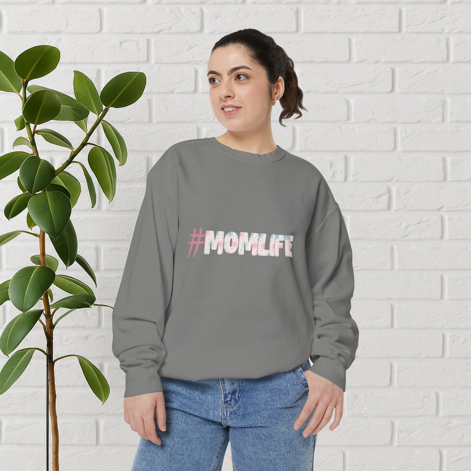 #MOMLIFE Floral Print Sweatshirt – Cute & Comfy Mom Vibes