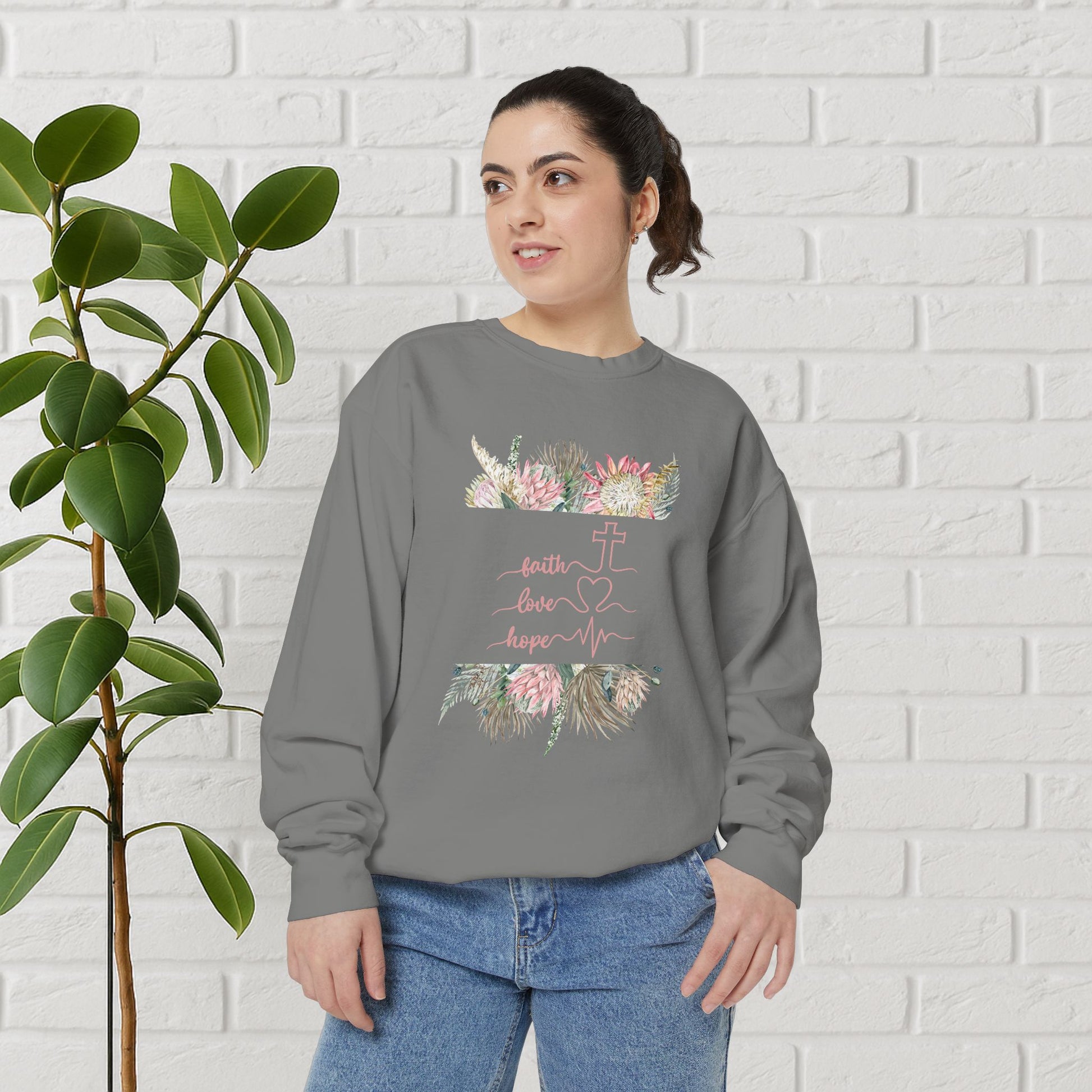 Spiritual Message Sweatshirt – Faith, Love, Hope, Unisex Apparel, Gift for Her, Cozy Wear, Inspirational Fashion