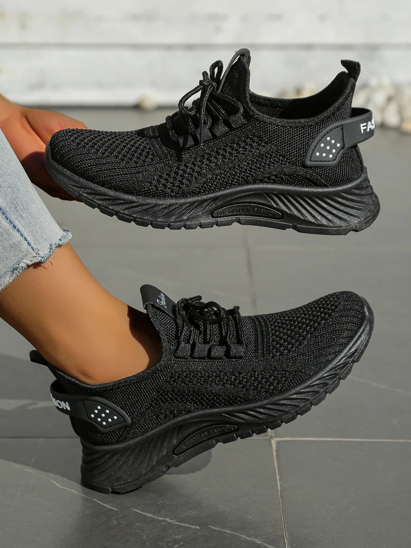 Women’s Casual Sneakers – 2025 Trendy Fly Weave Lightweight Sport & Leisure Shoes